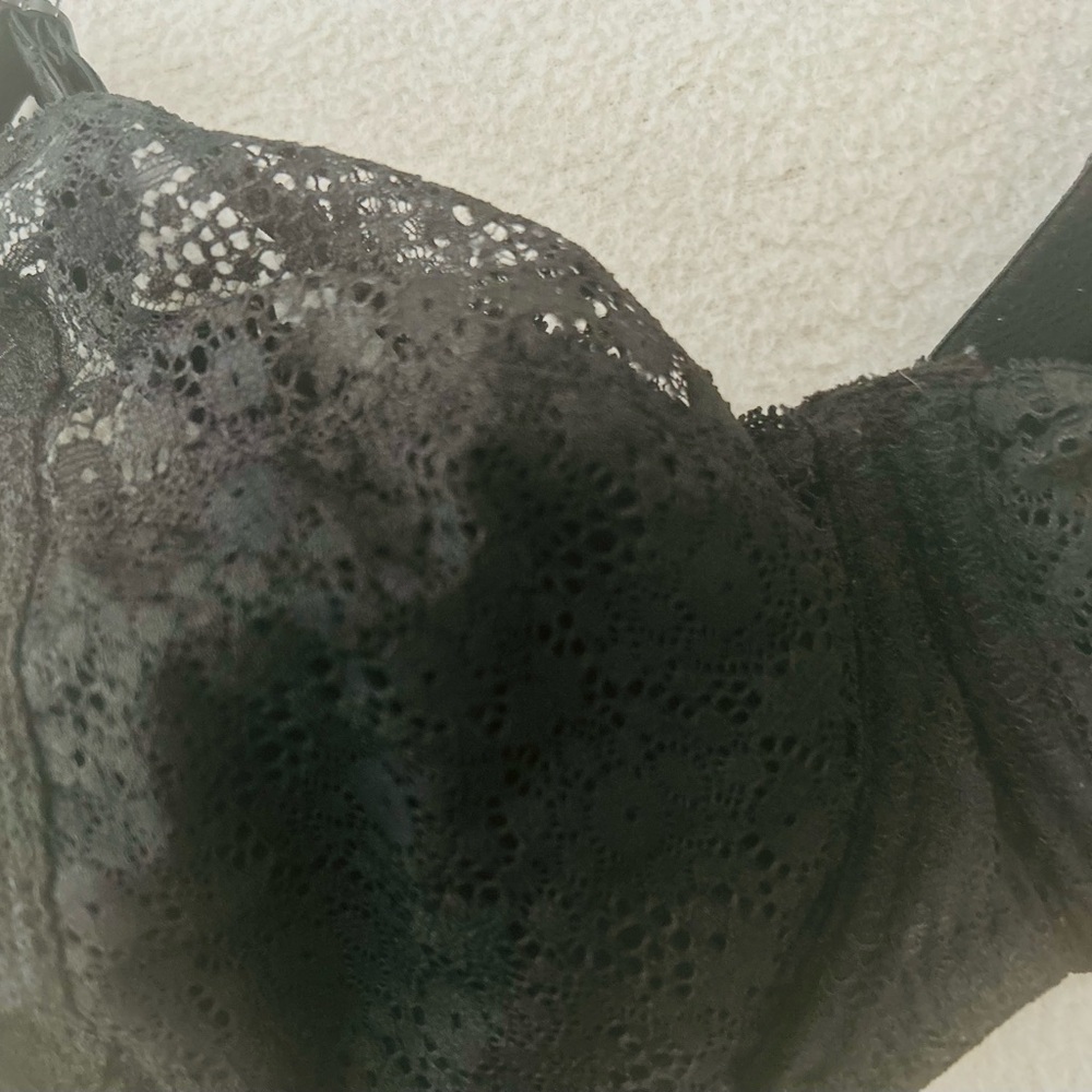 Chic Black Lace Underwire Bra